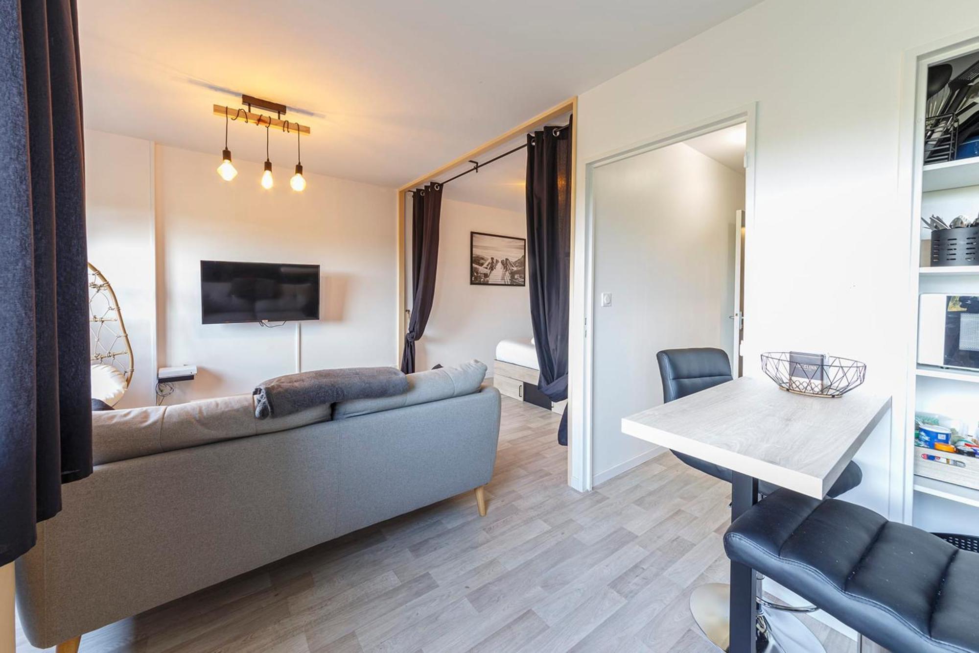 L'Oriole Wifi Parking Apartment อองเชร์ ภายนอก รูปภาพ