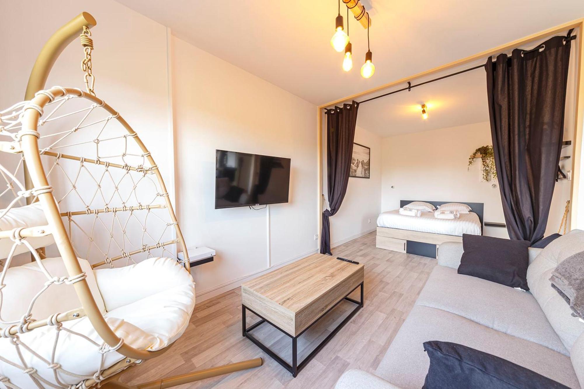 L'Oriole Wifi Parking Apartment อองเชร์ ภายนอก รูปภาพ